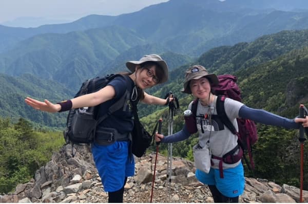 登山好きで集まって部署横断で定期的に登っています。山登り好きな方はぜひ一緒に登りましょう！